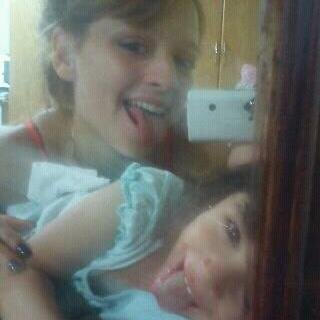 muucha risa pa qe no nos duela nada!