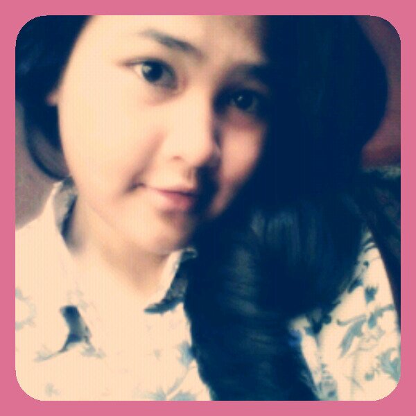Memey Cuman Sayang Papah , Bunda and kaka ku Lussy :* | invite 3261B853 ;) | ttl . Bandung 11 Maret 1998 :*