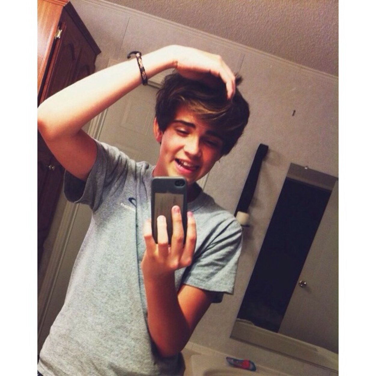im dylan & i dont know whats going on / rp