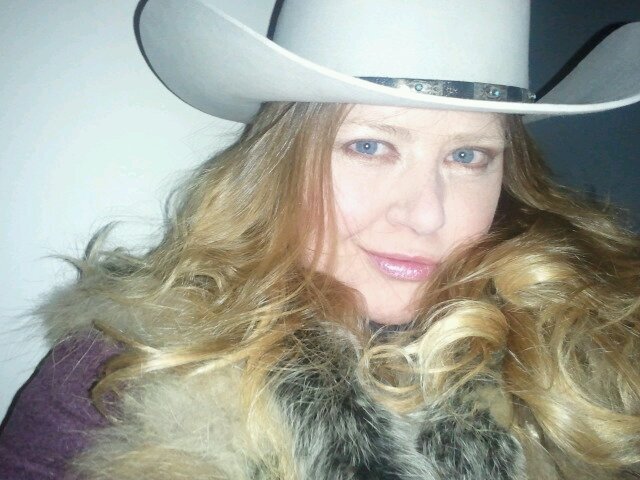 🤠🌃 rOllInG w🦀 the🌕🌊🌊 Plant👑Master🌾🗽🍕❤️er
treehug🌲& animallover🐎 Retired Mixologist🍹🐺Jackie of All Trades🧰 #twdfamily
C💜Survivor🔥Lucky🍀Gr8ful💘