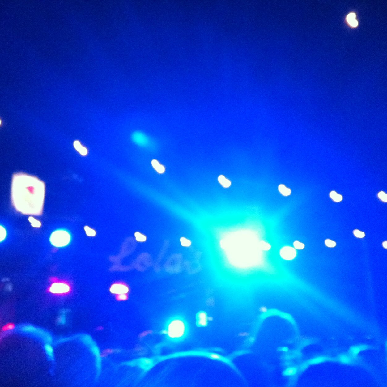 shoparoundoz's profile picture. 