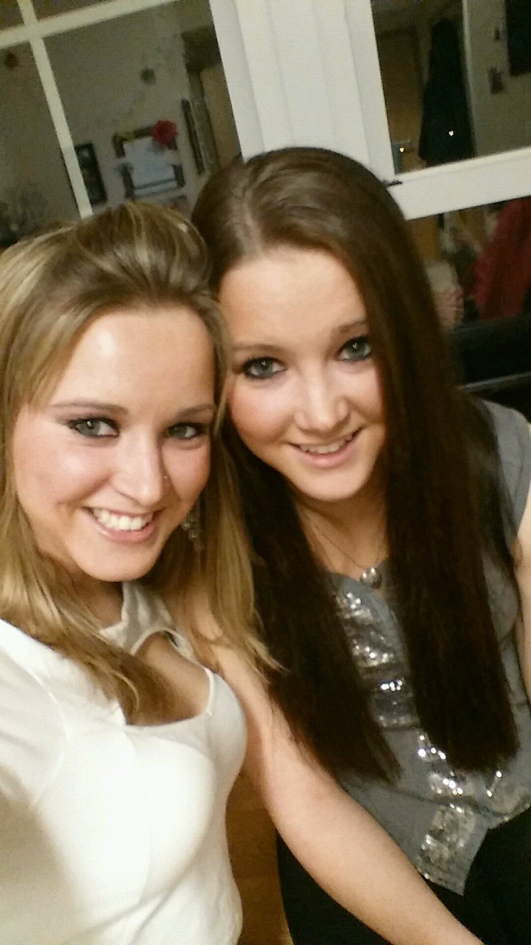 danmarie92's profile picture. live.love.hockey.