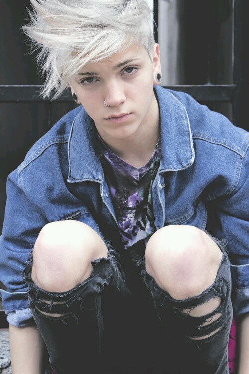 tatemalkin's profile picture. 19 5'7, father ,bisexual submissive ,pregnant and engaged --Azel--