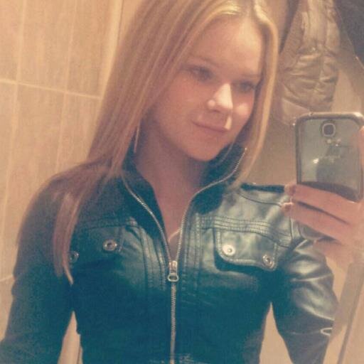 Like a sis to me hihi luvvv ya kisses Lisa ♥ loveyouu ♥xxBritney