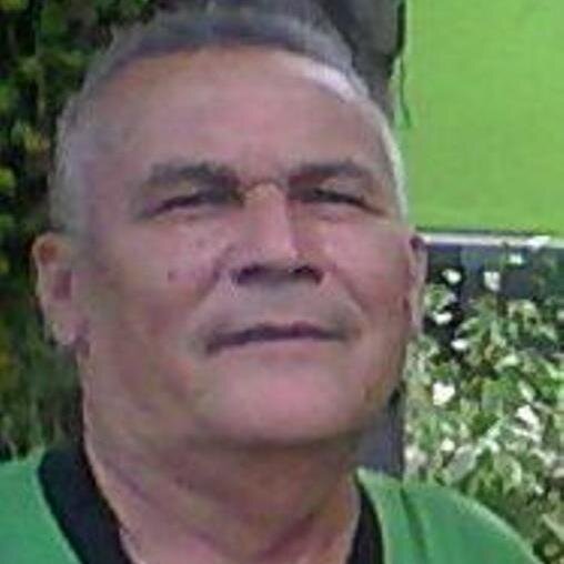 Tenho 72 anos, e pretendo continuar com o projeto
de levar a alegria aos amigos da terceira idade.