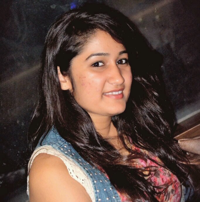Singer.Art of Living Volunteer.Aspiring Entrepreneur.Currently working on my reverie.Foodie.Love to be at picturesque, far-flung, obscure places.Pious.Mumbaikar