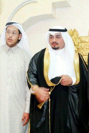 ‏ترى المحبه بالهوى تشبه الثلج 
  ﻻ صابها فرقى المحبين - ذابت ..!