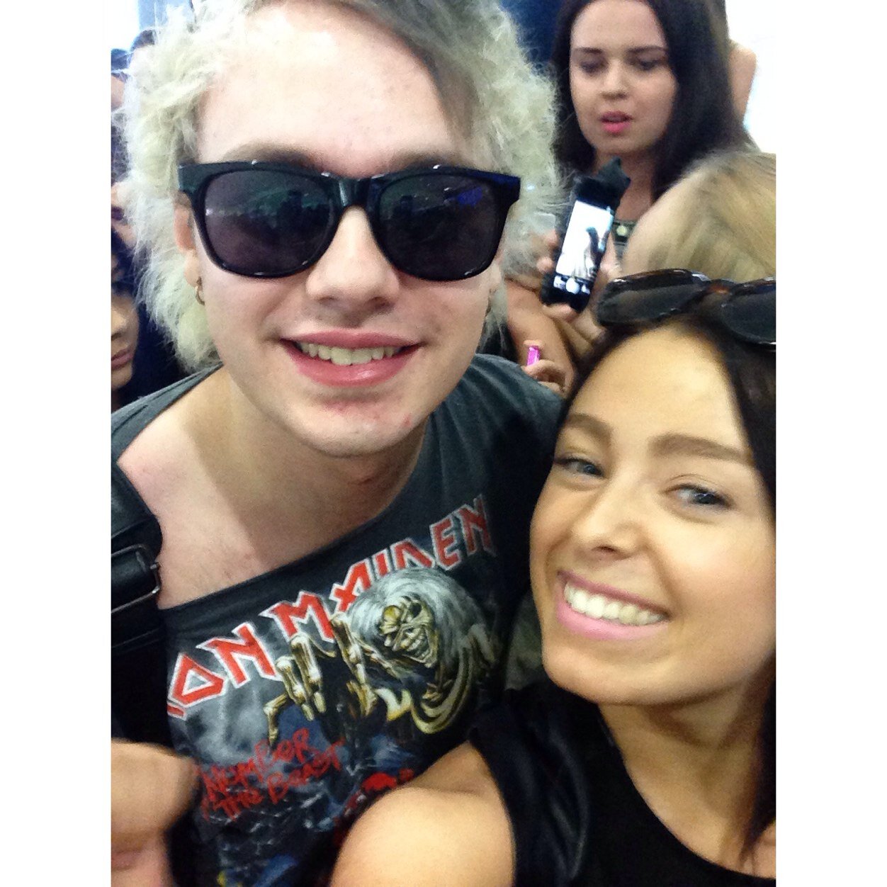 5SOS follows ♡ #fangirl -  I'm 19
