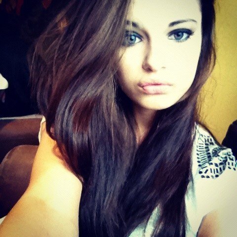 karik_star's profile picture. Дефицит хороших людей- не повод цепляться за кого попало.