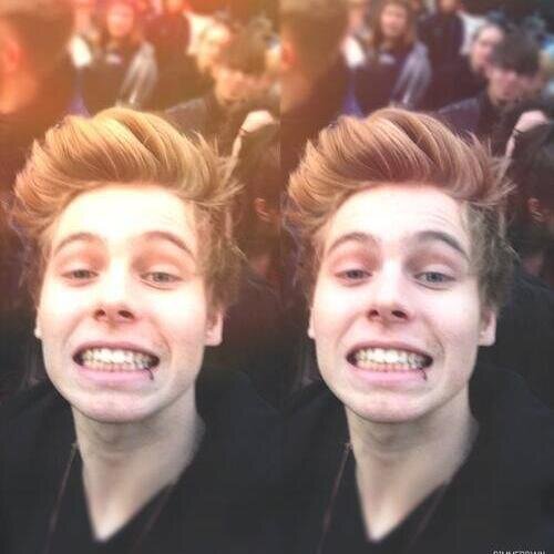 if you don't swim , you'll drown .. so don't move .. pulot // i live in a world full of rainbows and unicorns :') //forever 0/4 :(//