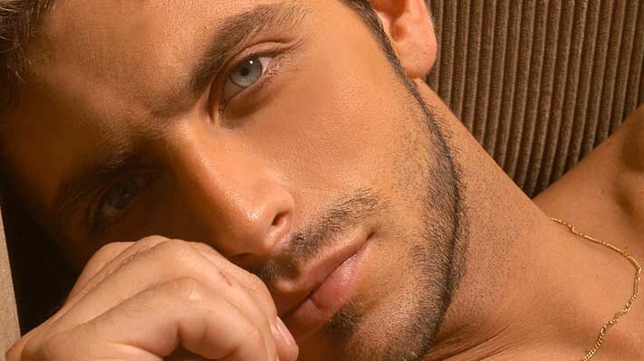 ‏لو اضطررت للتوسل إلى رجل آخر من أجل حريتك فلن تنالها أبدا، فالحرية شيء يجب أن تناله بنفسك مالكوم اكس