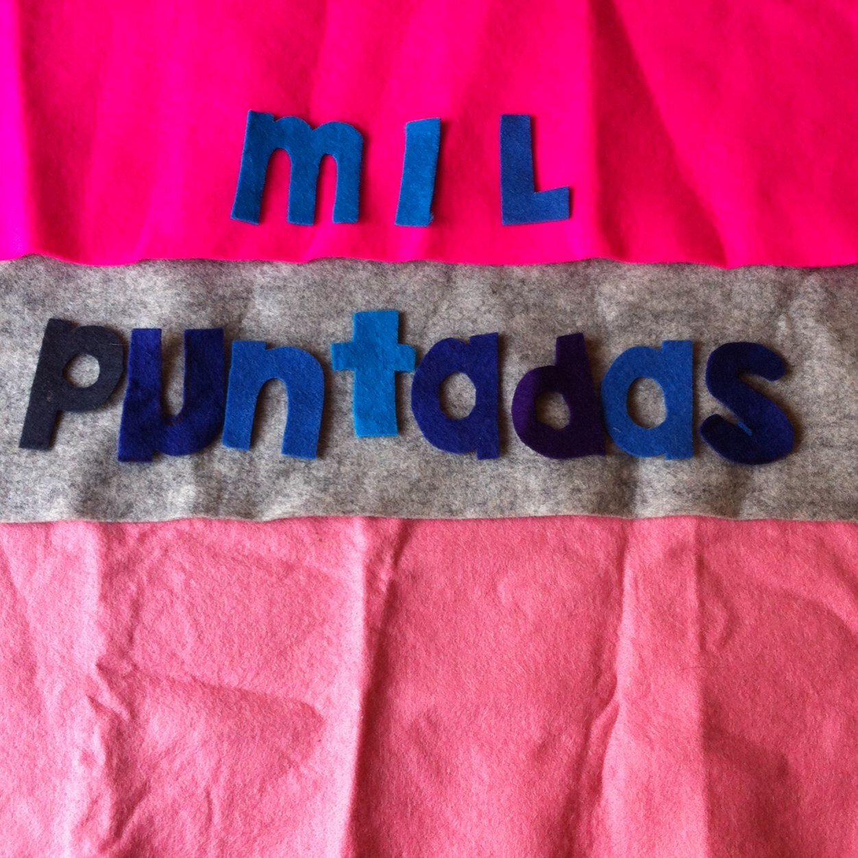Productos artesanales creados en fieltro. Con paciencia se crea algo único.