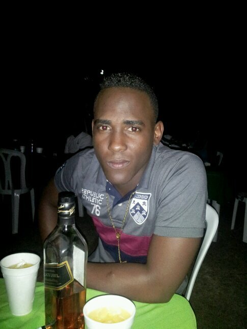 yunito24elcodig's profile picture. Si mi flow fuera un oceano,ustedes fueran peces.Si no meda Back .. Facil te dejo de seguir ...dale fallo ;)