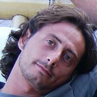 Mi piacciono le persone più dei principi, e, più di ogni altra cosa al mondo, mi piacciono le persone senza principi.
(Oscar Wilde)