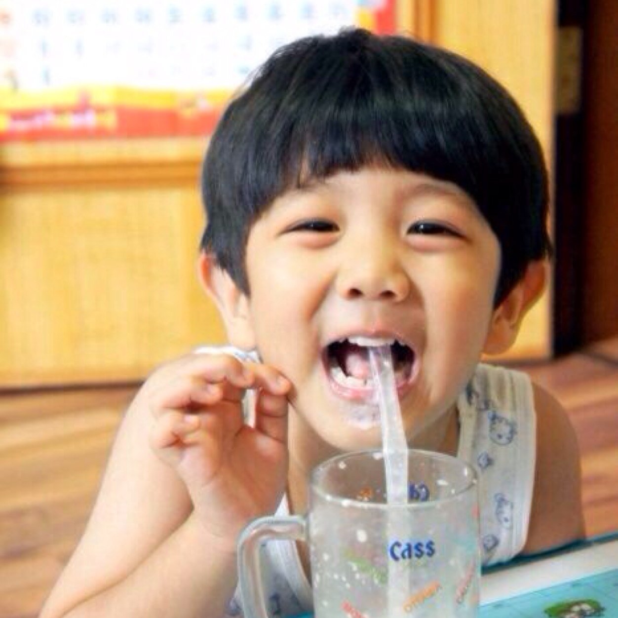 SHINeeのむすこのチョン•ユグンbotにだ！ なかよくしてね？