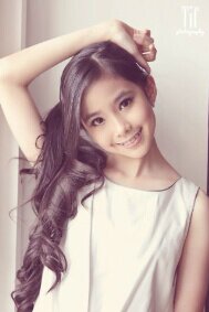 ChelseAddict from Bandung always support and love @AgathaChelsea18                    (18-12-2013) •verified and mentioned check fav•enjoy with #OwnJ and #MinC