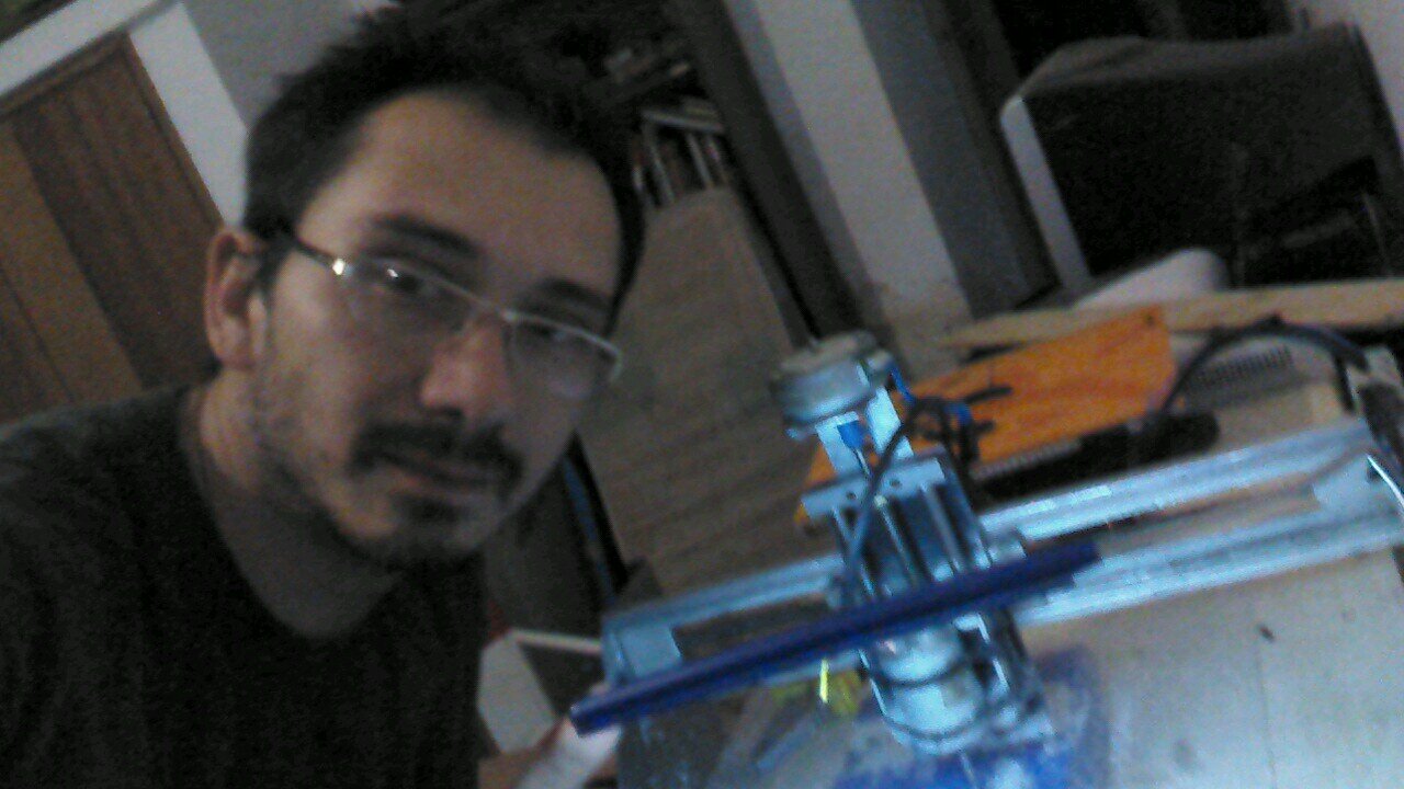 Mantenimiento Electromecánico, Preventivos y correctivos.Diseño e Interpretación de Planos. Construcción de Matrices y Dispositivos.
Prog d ROBOT de soldadura