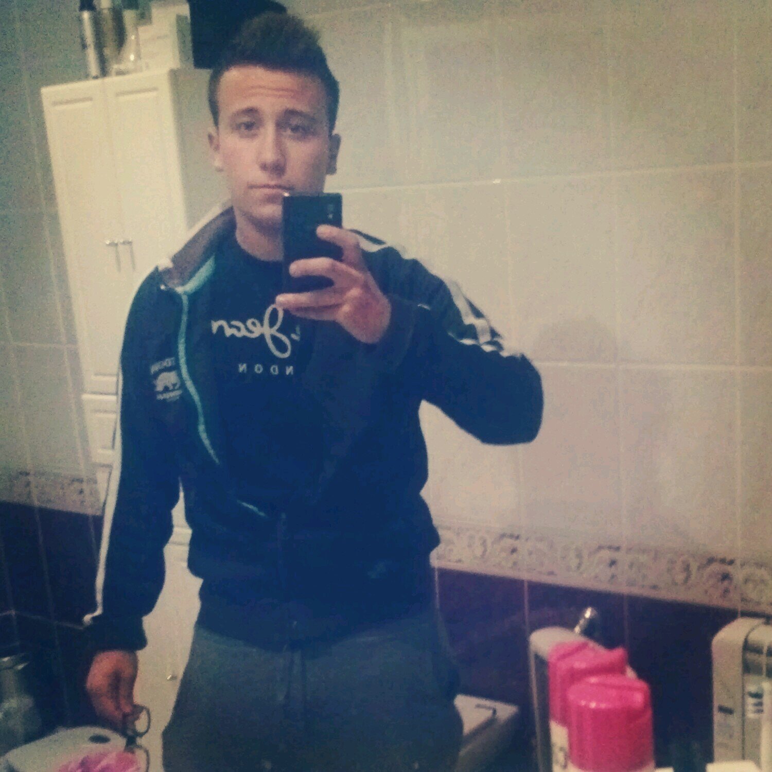 salvalloret's profile picture. En el mundo desde el 95 viviendo la vida i disfrutando, Tengo un pasado con el que aprendí, un presente que vivir y un futuro que crear