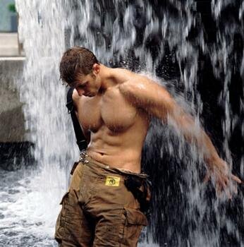 Just a not-so-perfect fireman in Houston. I've got my issues but who doesn't, right? 
|21+|OC|#Single|#NotLooking|RP|voxer: dmorga0237