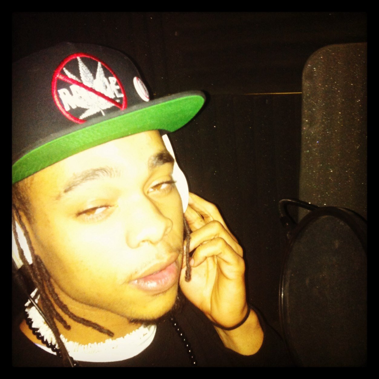 Amory, MS is where i came into da world, im 21 years old i wrk nd go tah school everyday, hustlin is rhetorical... Time waits for no man...