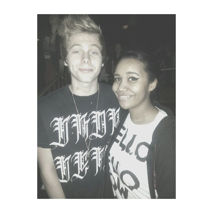 smilexirwin's profile picture. Bands make me really happy