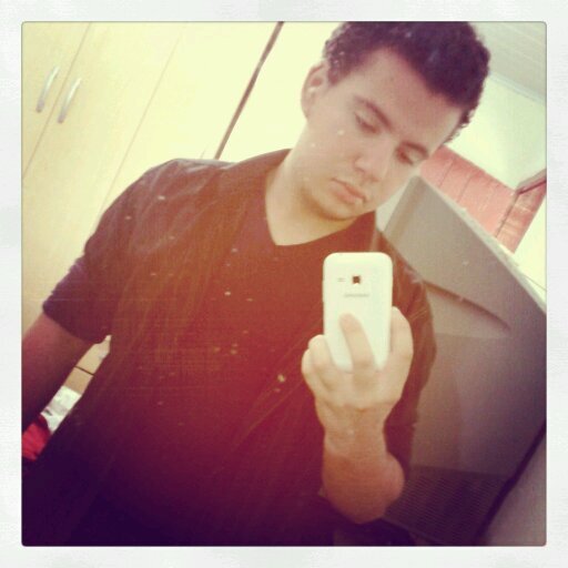 #never say never - gosto muito de compor musicas e de tocar instrumentos!!