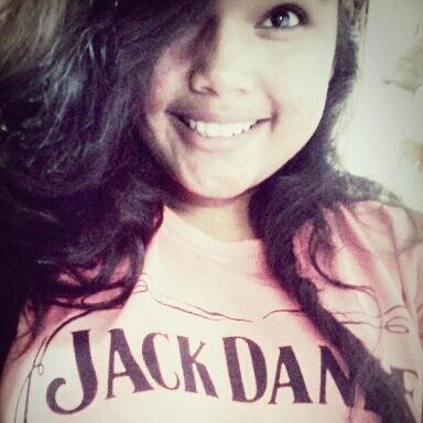 Heey , segue aai . sigo todos de volta  O/       Love Rock n' Roll .