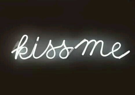 I am marceline , is vampire ❤ ❥ ♡ ♥ ღ ♚ ☆ ₪ ♫ † ♪ ∞ ♔ ♘ ☮ ☾ ✌ ϟ ಌ ✿
