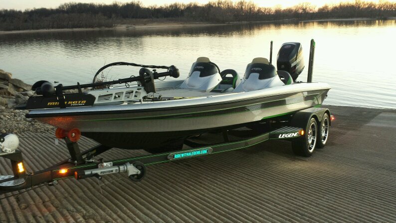 RyanJohnson_d's profile picture. Hunting, Fishing, Christian, GUNS MOΛΩN ΛABE