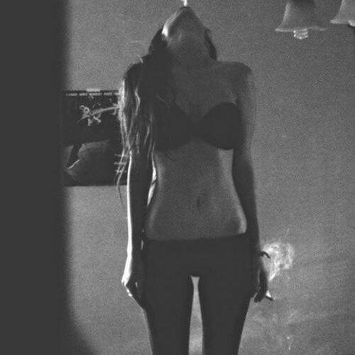 ☹ pretty girls don't eat ☹