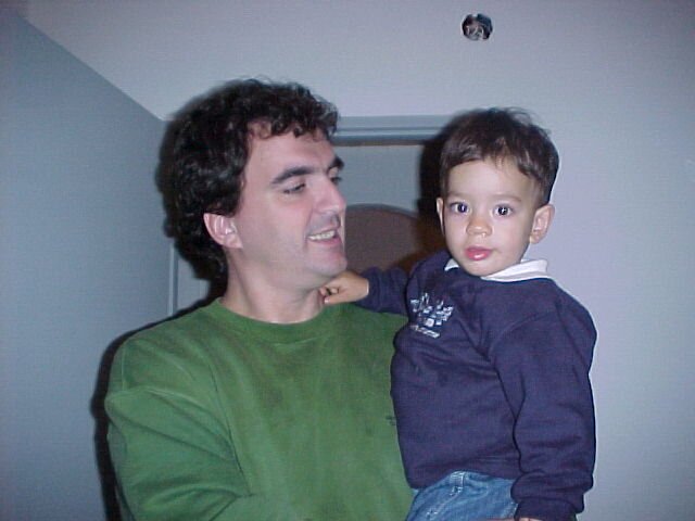 Trabajo de papá 24hrs. al día. Enseñándole buenas cosas para que haga un mundo mejor.