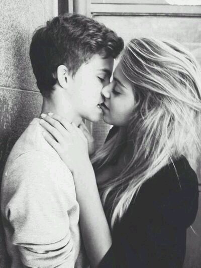 || Tweet: Love Quotes, Photo's, Life || Official Love Account