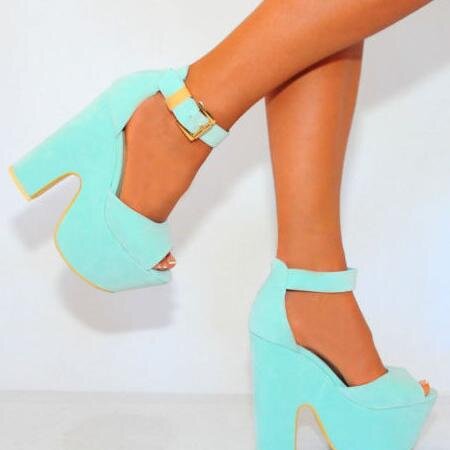 ROPA Y ZAPATOS EXCLUSIVOS DE E.U. y U.K  VIA TWITTER . APROVECHAD CHICAS! :)