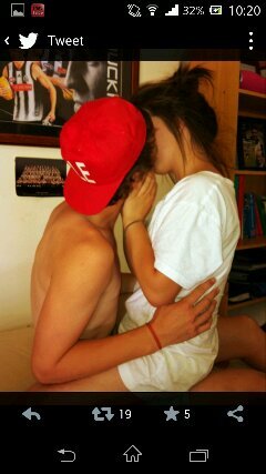 Loveproblems_x_'s profile picture. i wonder if you love me back?