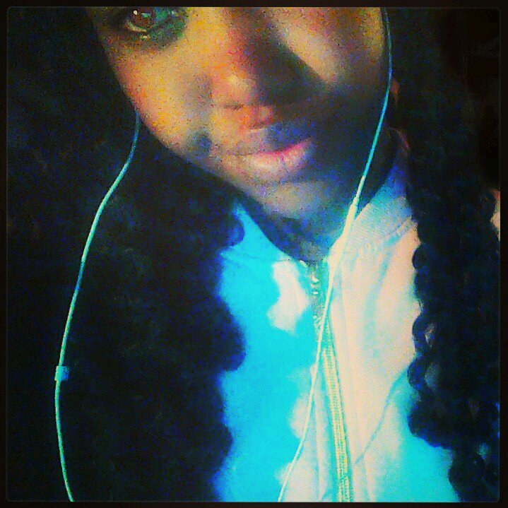 I'm a princess she is the bitch I have money she is fake in my eyes. She loves people..I love people...She is my sister ILoveMeHaitiaanseBabooPrincess xJwz♥