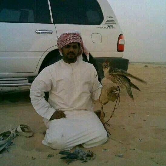 الطيب يذخر في صدور الرجاجيل  واعرف ترى صدور النشاما خزانه  من شان لا مرت عليك البهاذيل  تلقى الامانه عند راعي الامانه