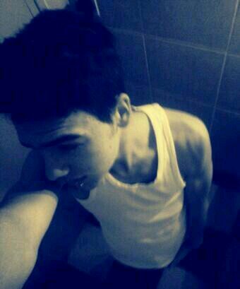 Me llamo Matias, tengo 15, fotógrafo y skater. Aguante Skillex||One direction||Glee||5sos||Coldplay||Smile

03/05/14.