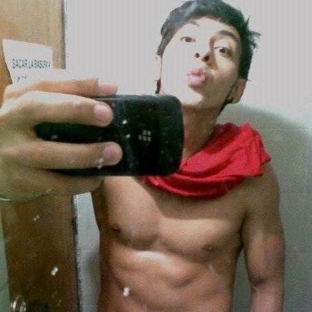 runberoo, cantante y Modelo.https://t.co/Ry3sry50jx ..bbm:261a5b64
