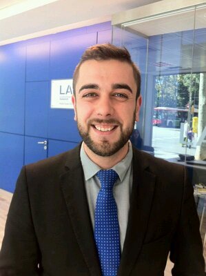 Asesor inmobiliario de profesión y rockero de corazón