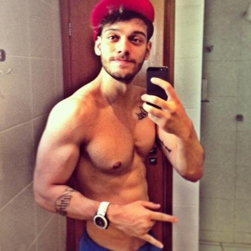 Esse Twitter E Para Homenagear O Cantor  Lucas Lucco