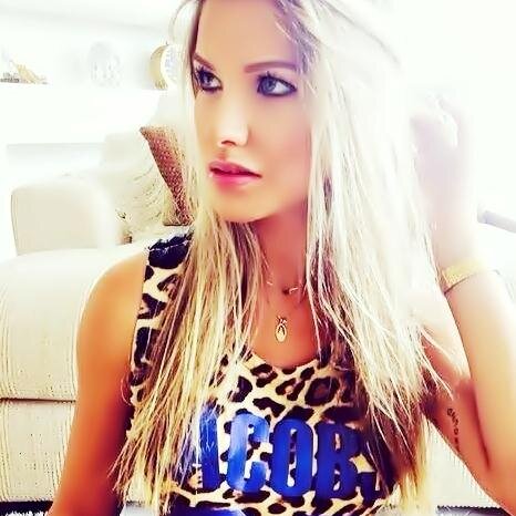 Seu sorriso me faz tão bem @andressa_suita, primeiro Fã Clube de Bragança. @andressa_suita seguiu:17/06/13 Madrinha: @TeamDessaSuita OFICIALIZADO!!! 26/06/13