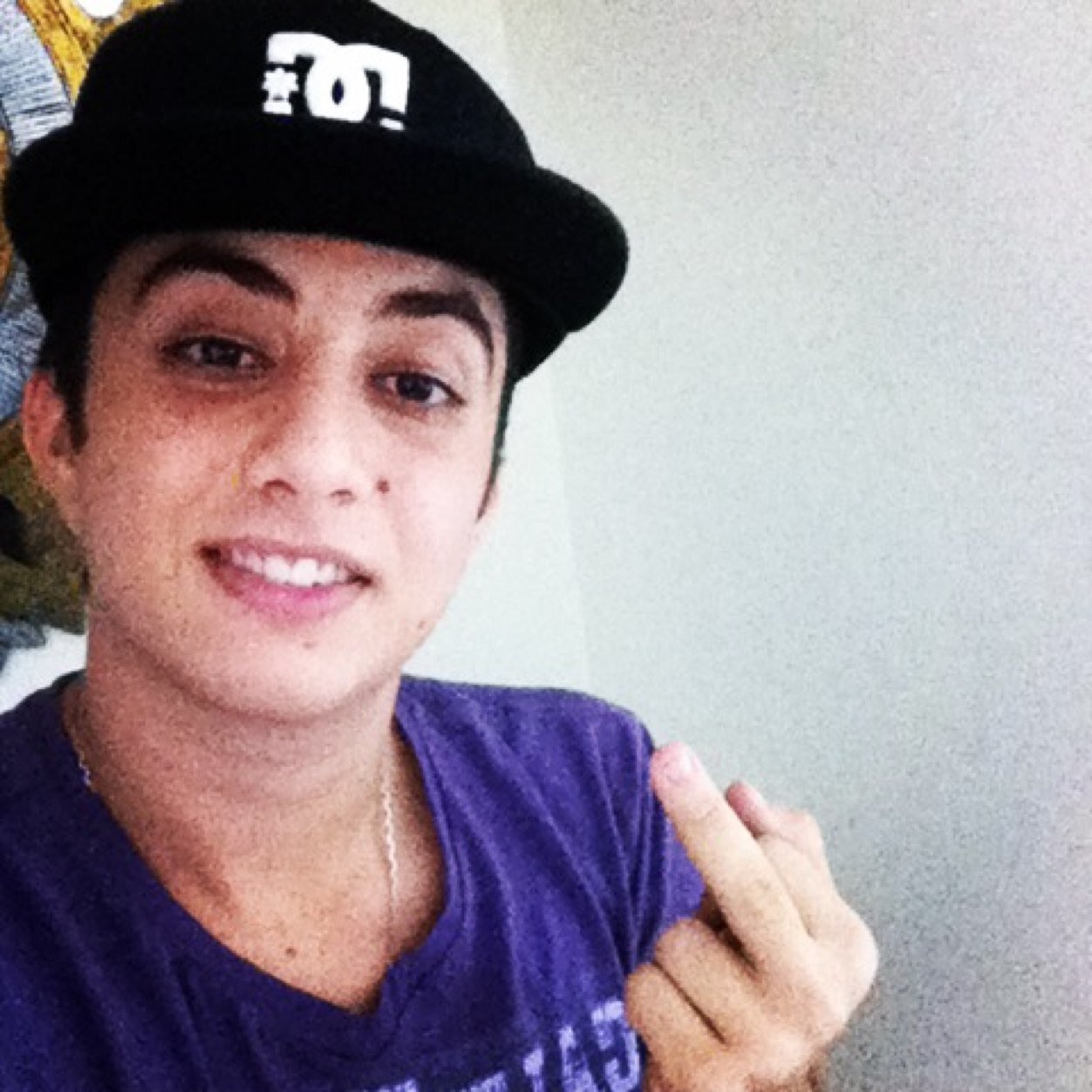 Eu já briguei com a vida, hoje eu vivo bem com tudo mundo aí !
