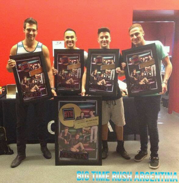 This page is for all #rushers in the world in this page you will find facts, pictures and everything about Big Time Rush. Todos los idiomas, sigueme y te sigo
