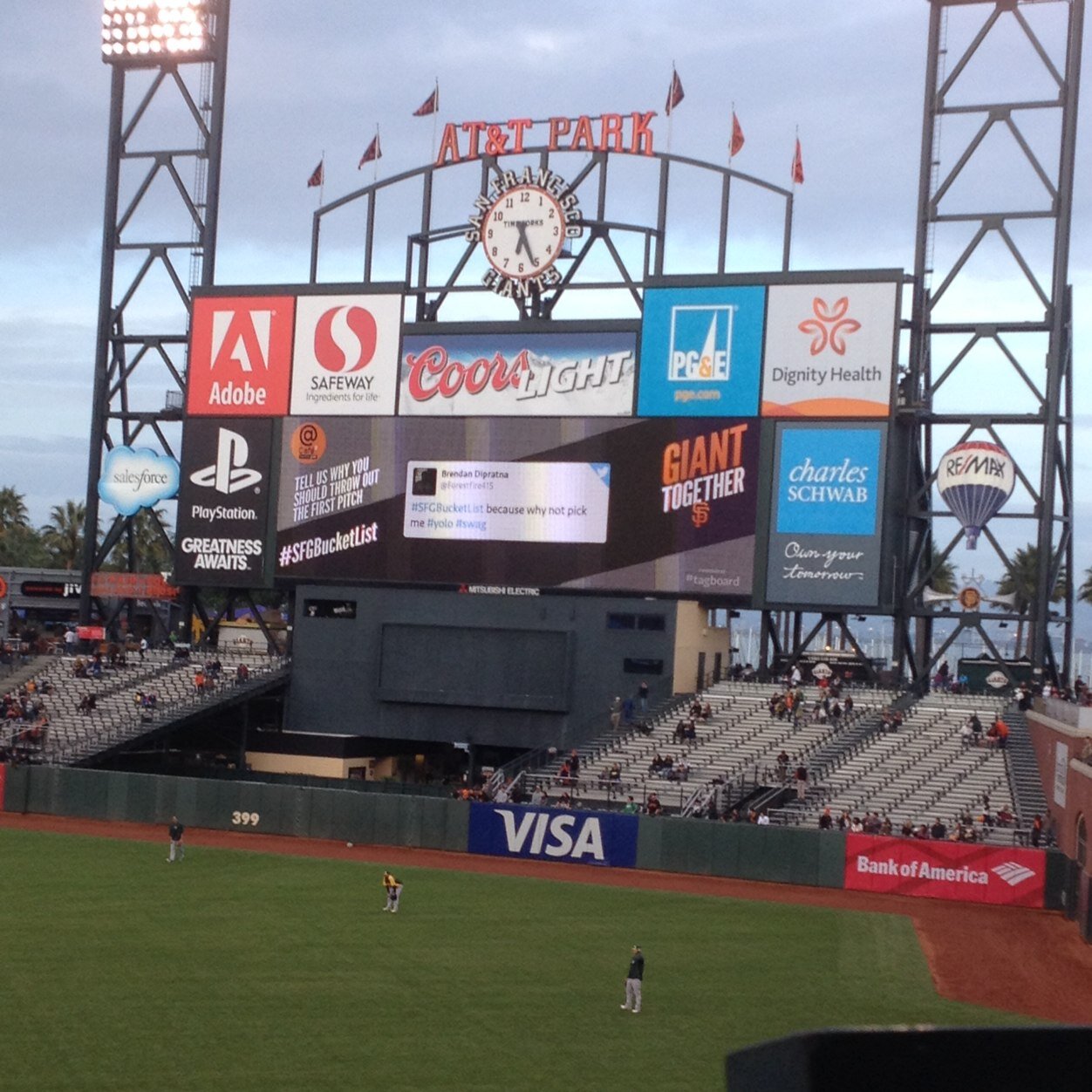 momofjjn's profile picture. 