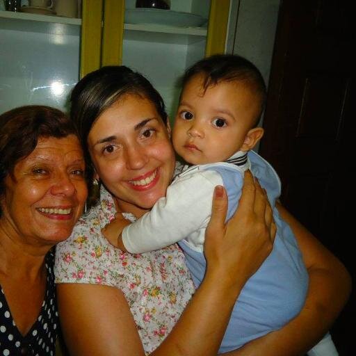 Recria tua vida, sempre, sempre.
Remove pedras e planta roseiras e faz doces. Recomeça.
Cora Coralina