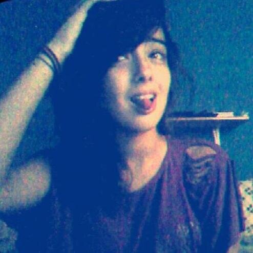 Segue?@meel_godoy
I love Harry Potter, Rock, Metal.... e páh, outras coisas!
                Slá.. nn tenho ideia pra Bio!