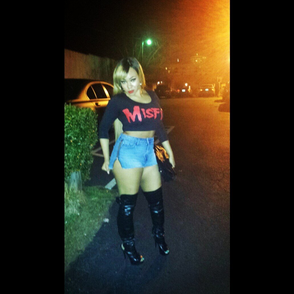 straight TexasMade.college.24::-*.spanish princess.makin kash.lovin life.laid back.party chick
#Instagram-baddazzb3auty