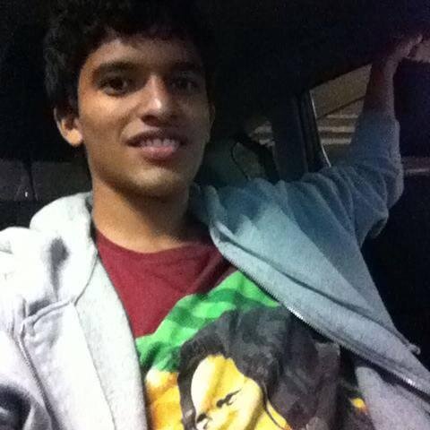 18 Anos,Namorando.Gosto de curtir os momentos,ps são únicos.