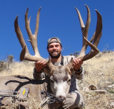 Montana OutWest Outfitters Is a full service big game hunting outfitter in Montana's Bitterroot valley. Specializing in elk and deer combo hunts.