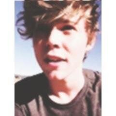 We love our fan's like family.YOU make our dreams come true.The band I'm in get's naked a lot. http://t.co/pVQ0XjyqP7.. Instagram ashtonirwin . #5SOS #Parody